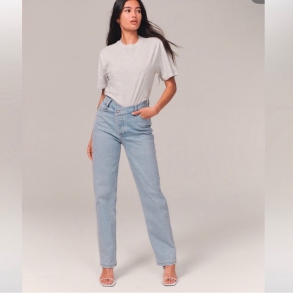 Abercrombie & Fitch Denim - Abercrombie & Fitch Curve Love High Rise The Dad Jeans
